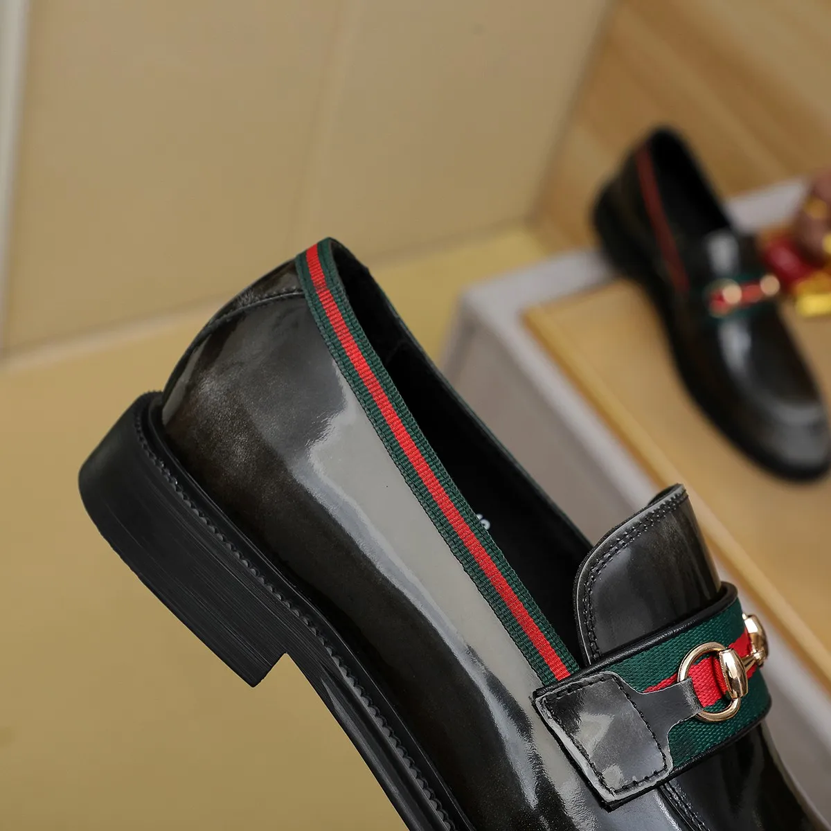 Men's shoes 💰460 💰💰Gucci official website men's business formal leather shoes update💥Hong Kong counters synchronize new styles💥completely one to one replica shipment👍zero difference in counter quality 0⃣️all made of imported first-layer cowhide on the outside with original hardware buckles➕water-dyed🐂leather lining production, color, code matching 39-44 (customized at 38.45.46)……